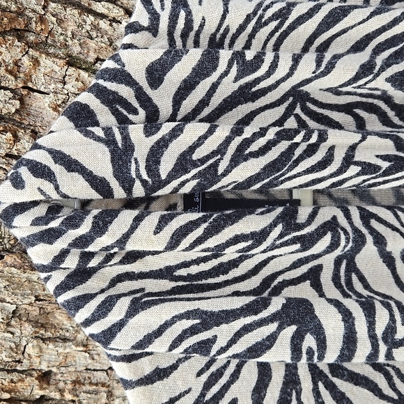 WILLI SMITH Black and Cream Zebra Print Top Silk Wool Blend, Size M. Like New! - Picture 10 of 11
